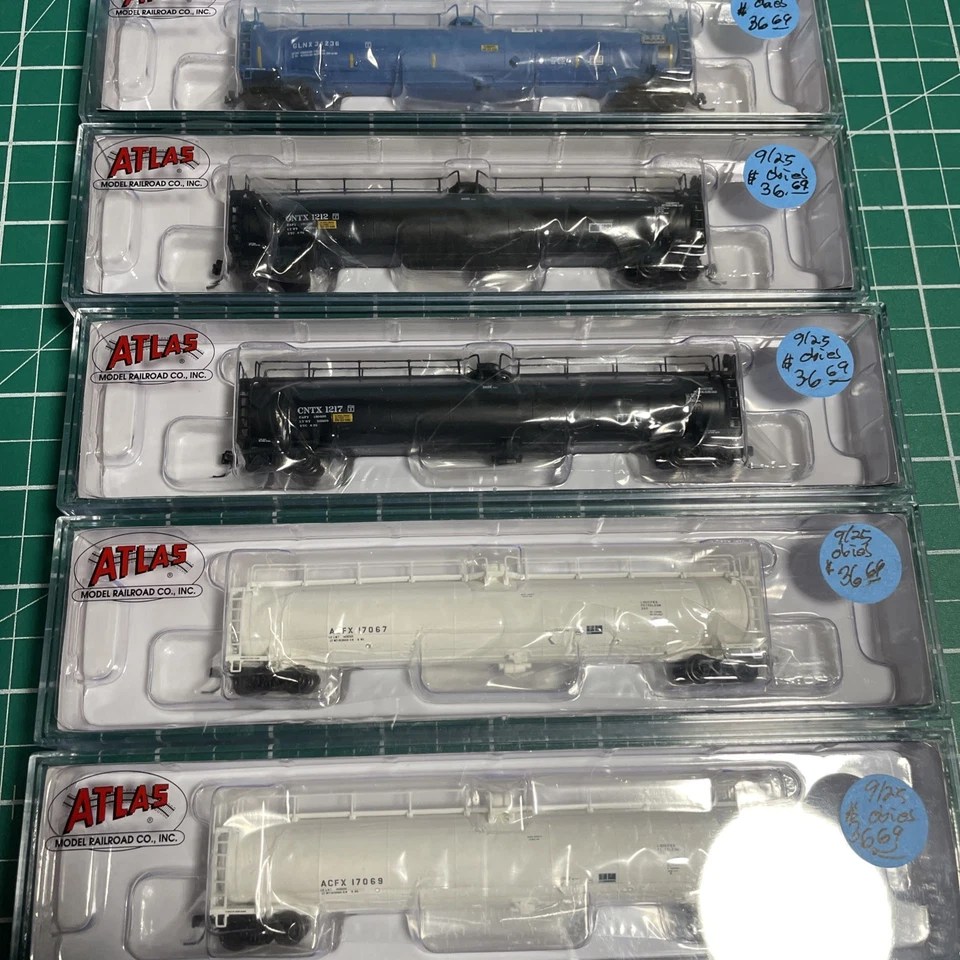 New! N-Scale Atlas 33,000 Fallen Tank Cars 8-Pack $ 293.52 Make offer - Image 2 of 4