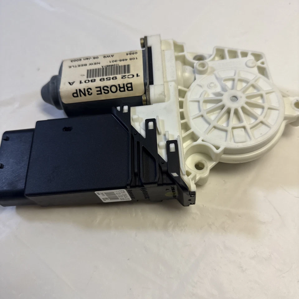 2003-2010 VW Volkswagen Beetle Driver Front Window Motor Actuator Brose OEM - Image 2 of 4