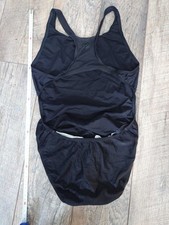 Schwarzer Adidas Badeanzug mit Schwimmerrück...