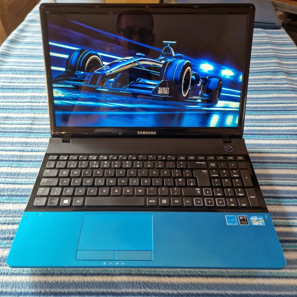 Samsung NP3530EC laptop, i5 ,15.6", Windows 10, 180Gb SSD, 8Gb RAM ,Charger(F23) - Image 3 of 4