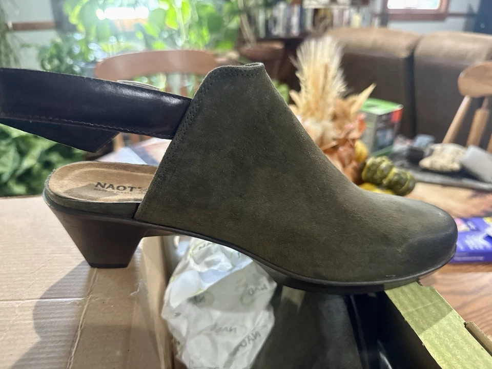 NAOT size 42 "Upgrade Style" Pecan Brown NEW IN BOX CLOGS/MULES - Image 3 of 4