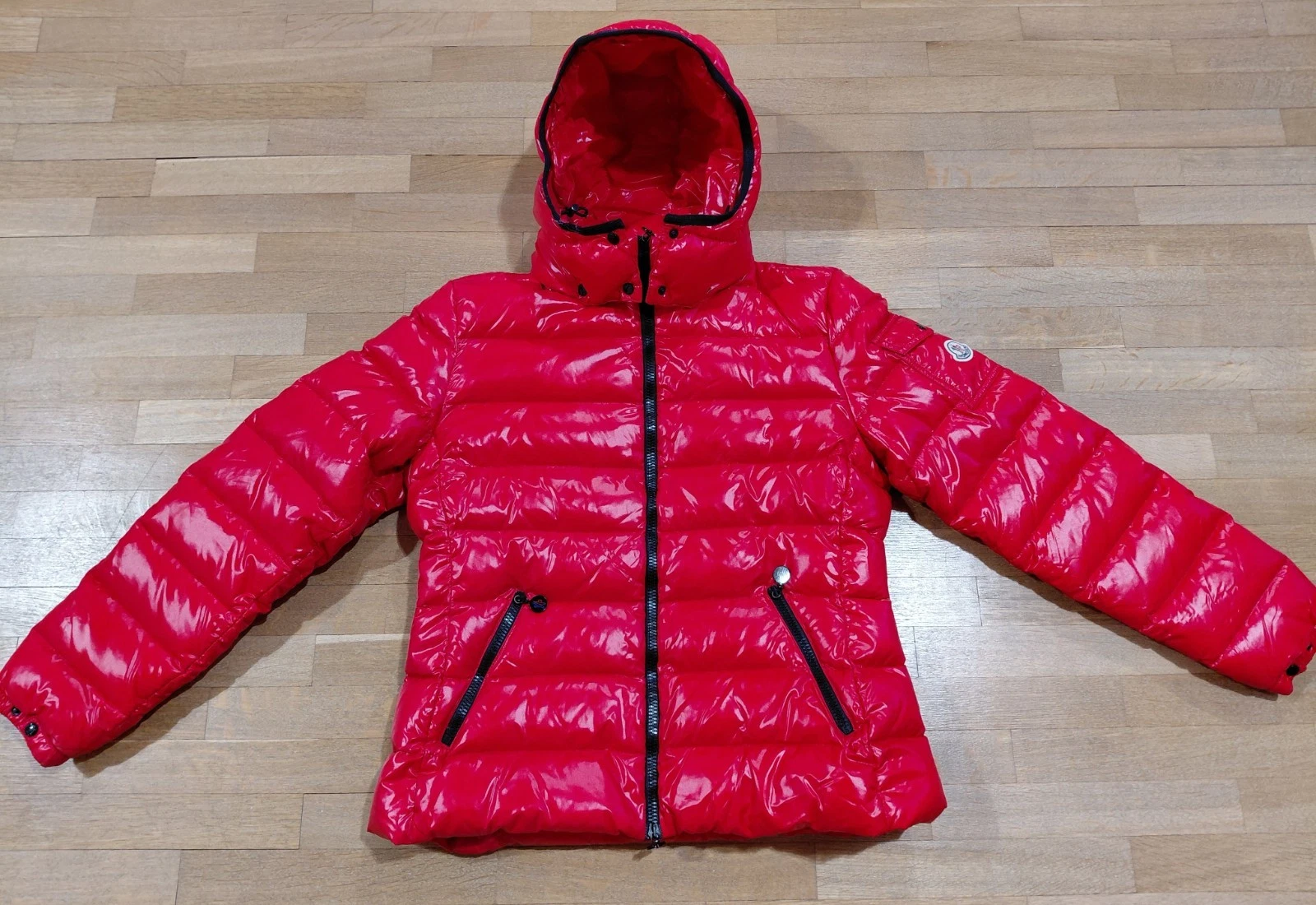 Moncler — Moncler Bady Down Jacket Glossy Women's Size 4 Luxury Excellent Condition Hooded