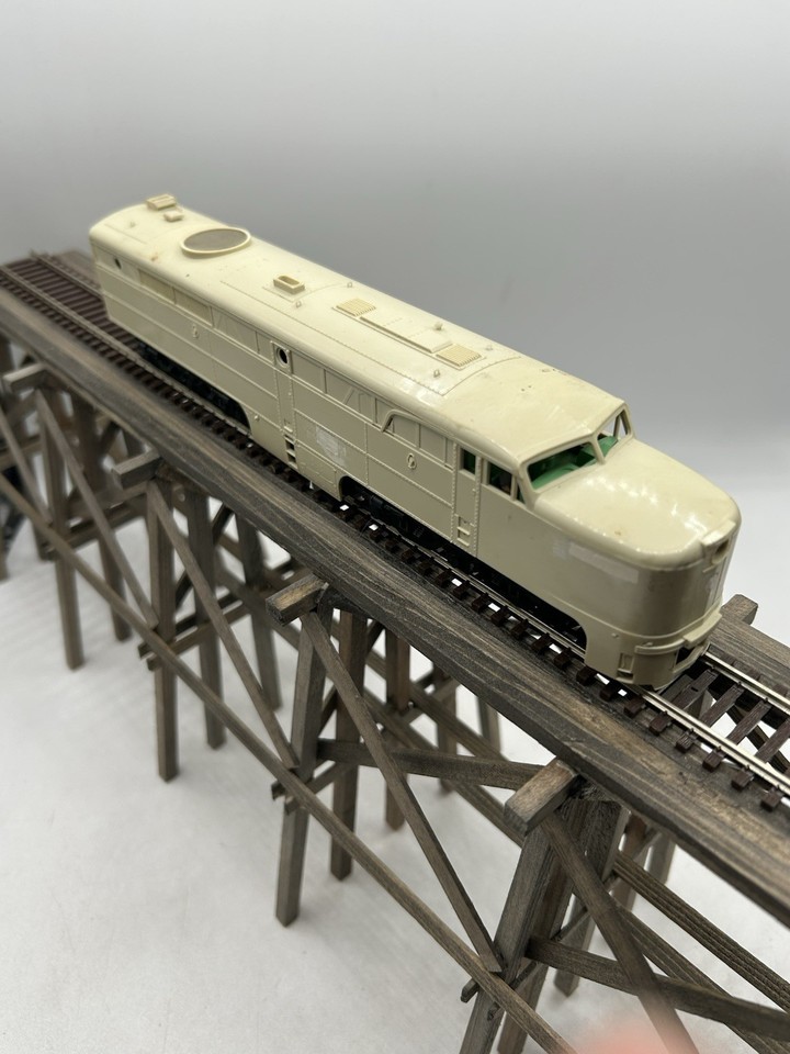 HO Scale Powered Diesel Locomotive Alco Pa1 Shell Unpainted Model Train ...