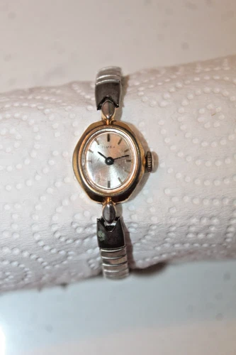 Vintage Timex  Women's Wrist Watch  Oval Gold Tone