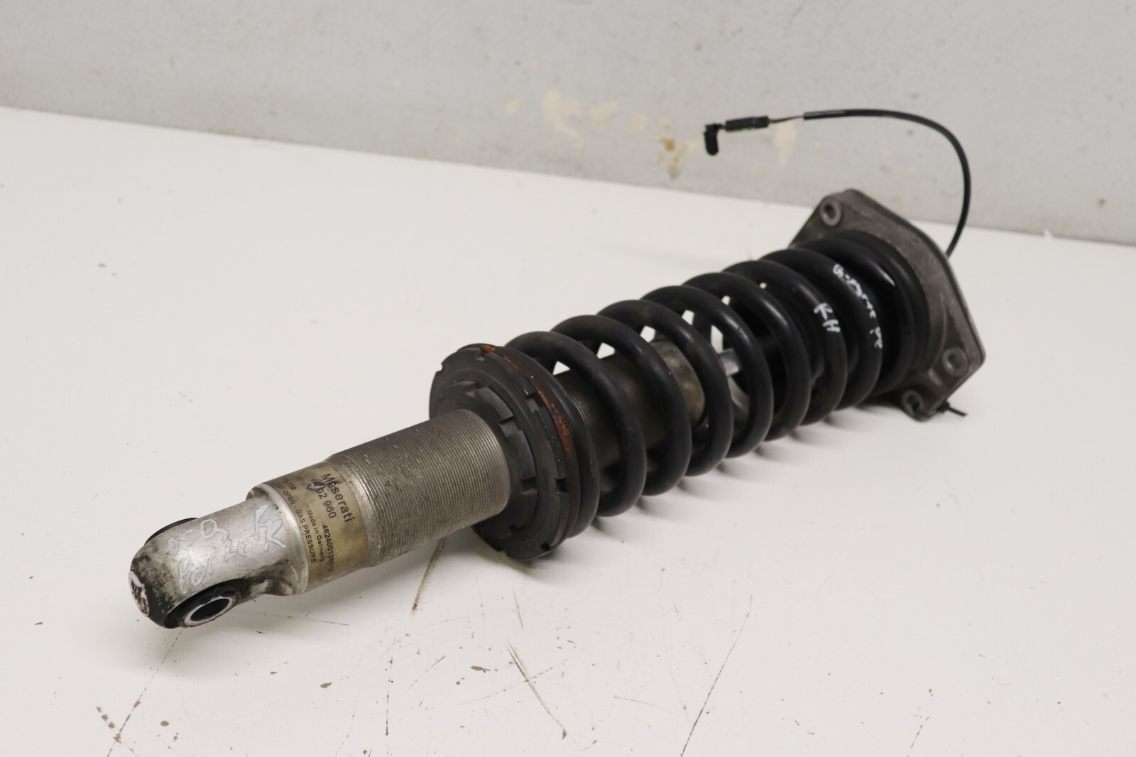 F208142 2004-2008 Maserati Quattroporte M139 Rear Shock Absorber Strut Coil OEM
