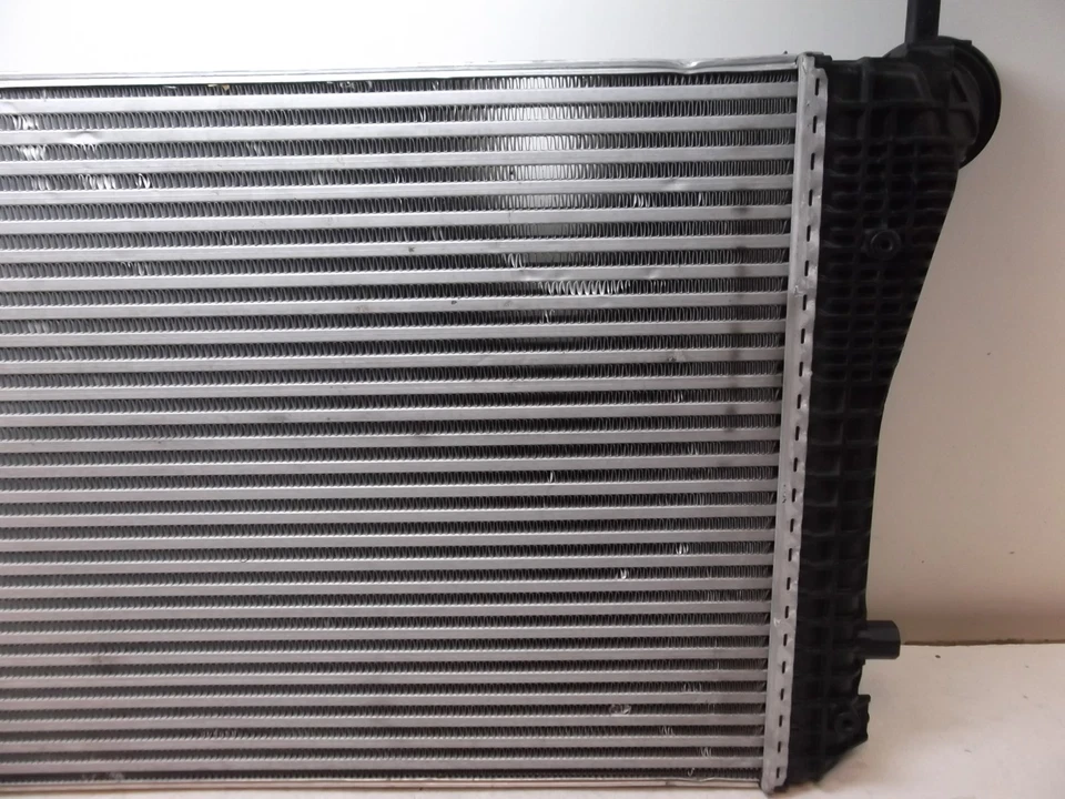 Intercooler nv60513 Volkswagen Jetta Golf Audi A3 TT 2006 2011 OEM 1k0145803T Foto 2 de 4