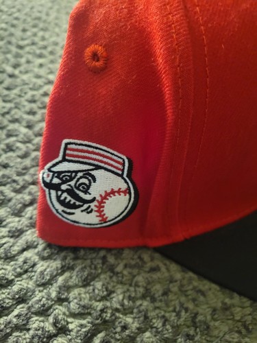 Mens Cincinnati Reds Captain 47 Baseball Snapback Hat - Picture 3 of 3