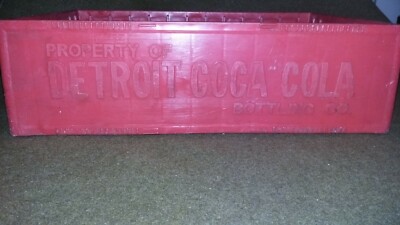 Vintage Red Detroit Michigan Coca-Cola Bottling Co 24 Bottle Crate Stackable