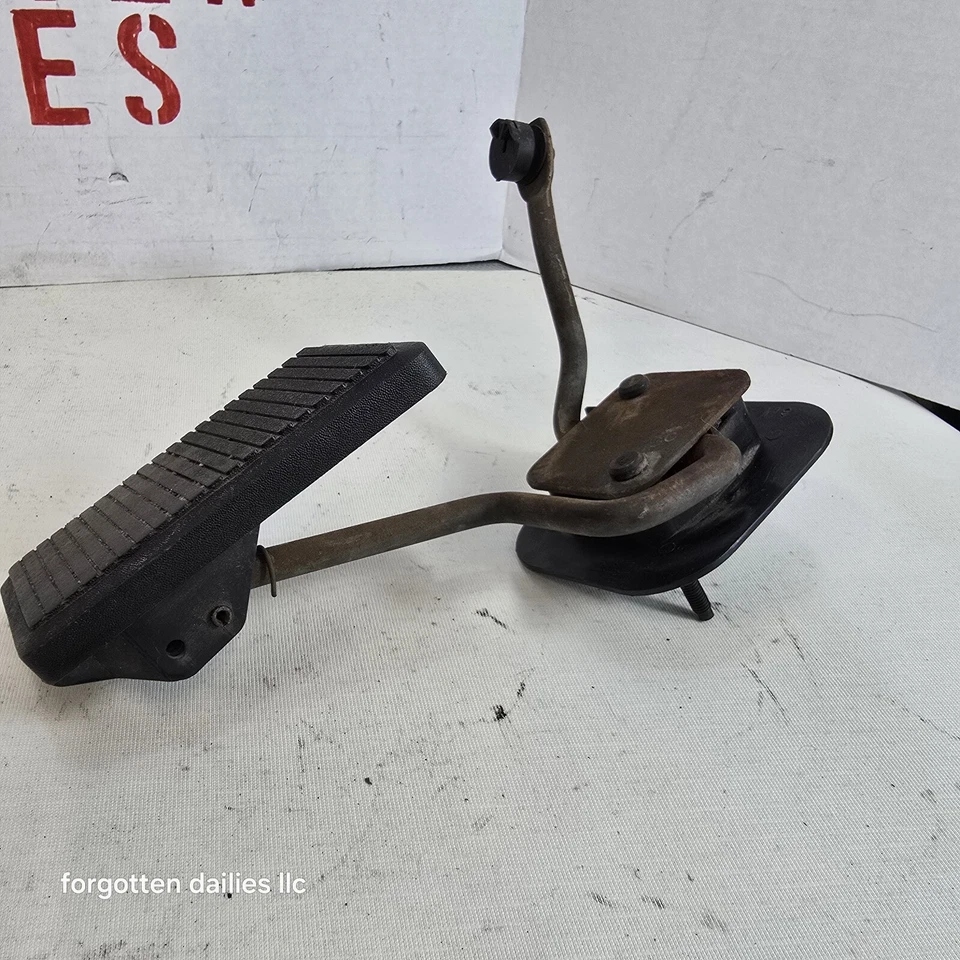 Педаль лазерного акселератора Dodge Daytona Turbo Z Chrysler 4227170 4307229 - Изображение 3 из 4