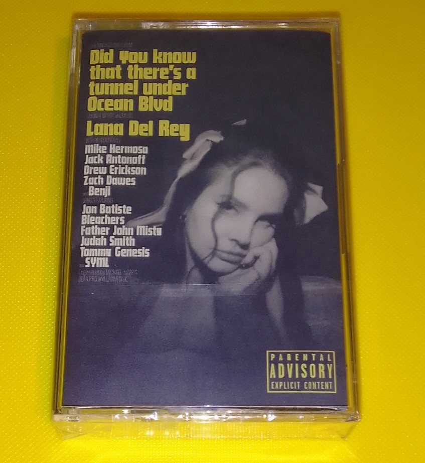 Lana Del Rey - Did You Know There's A Tunnel Under Ocean Blvd  Cream Cassette