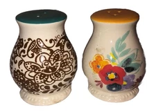 The Pioneer Woman Flea Market Salt And Pepper Shakers Set
