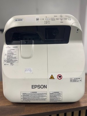 Epson EB-595Wi Weiß interaktiver Ultrakurzdistanz-Projektor getest