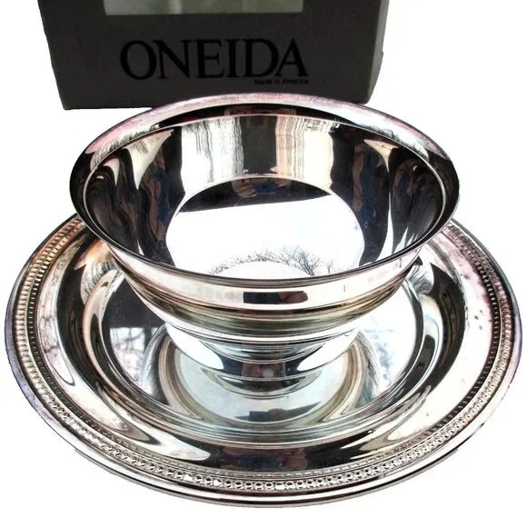 Oneida Serving Bowl Silverplate Small Jefferson Sauce w/Attached Underplate IOB - Image 2 of 4