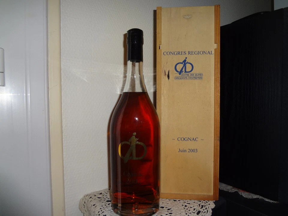 vieille bouteille cognacCONGRES REGIONAL JUIN 2003 70cl - Photo 1/1