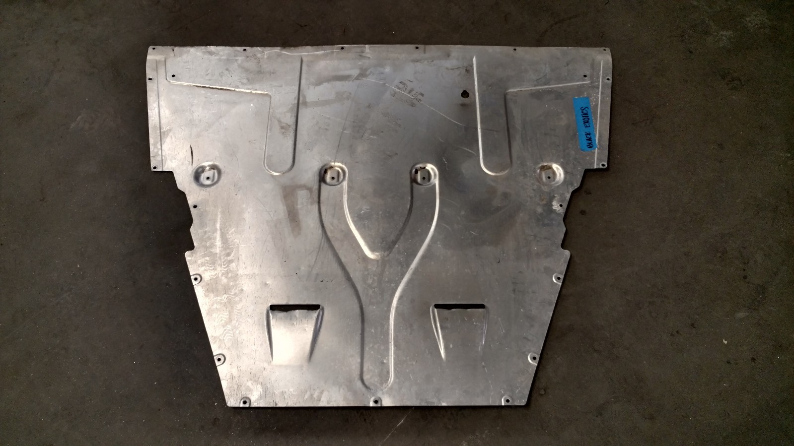 MCLAREN MP4-12C FRONT BOTTOM PANEL COVER OEM 11A3815CP