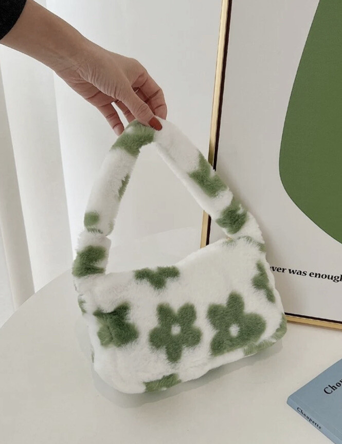 fluffy bag trend