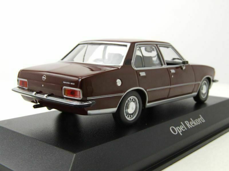 OPEL Rekord D 1975 Dark Red Diecast Model Car 940044000 Maxichamps