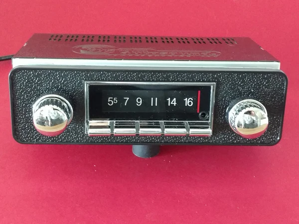 Classic Style Car Stereo Radio Triumph TR6 Vintage AM FM iPod Bluetooth USB AUX