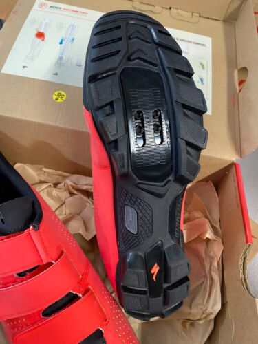 Specialized Sport MTB Red EU 42 US 9 - Picture 2 of 3