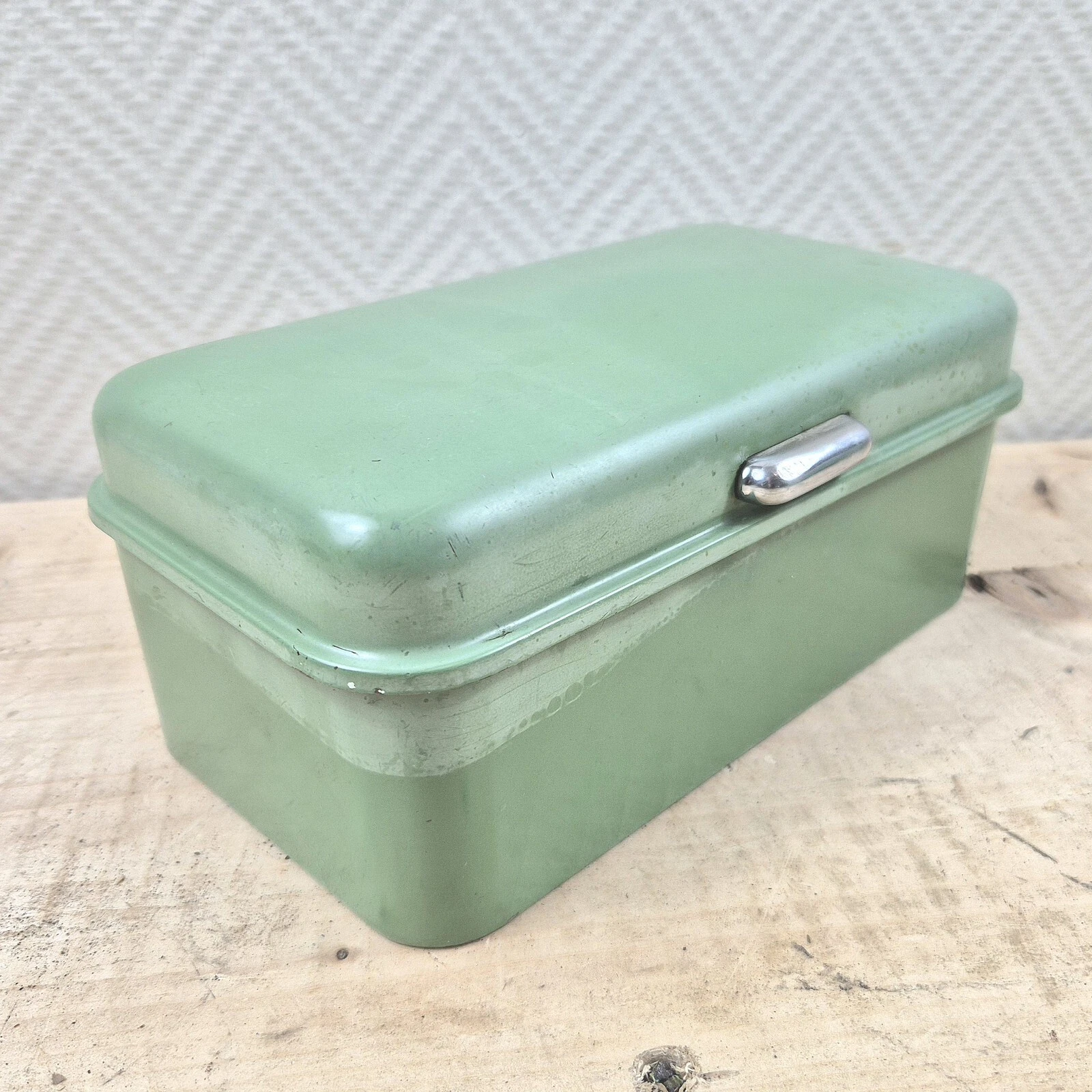 Metal Cake BOX DUTCH Cookie Container Lunch Bin Food Storage Reseda Green