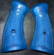H & R Pistol Grips 622,623,632,633,642,666 Large frame 3&1/4" True Blue plastic