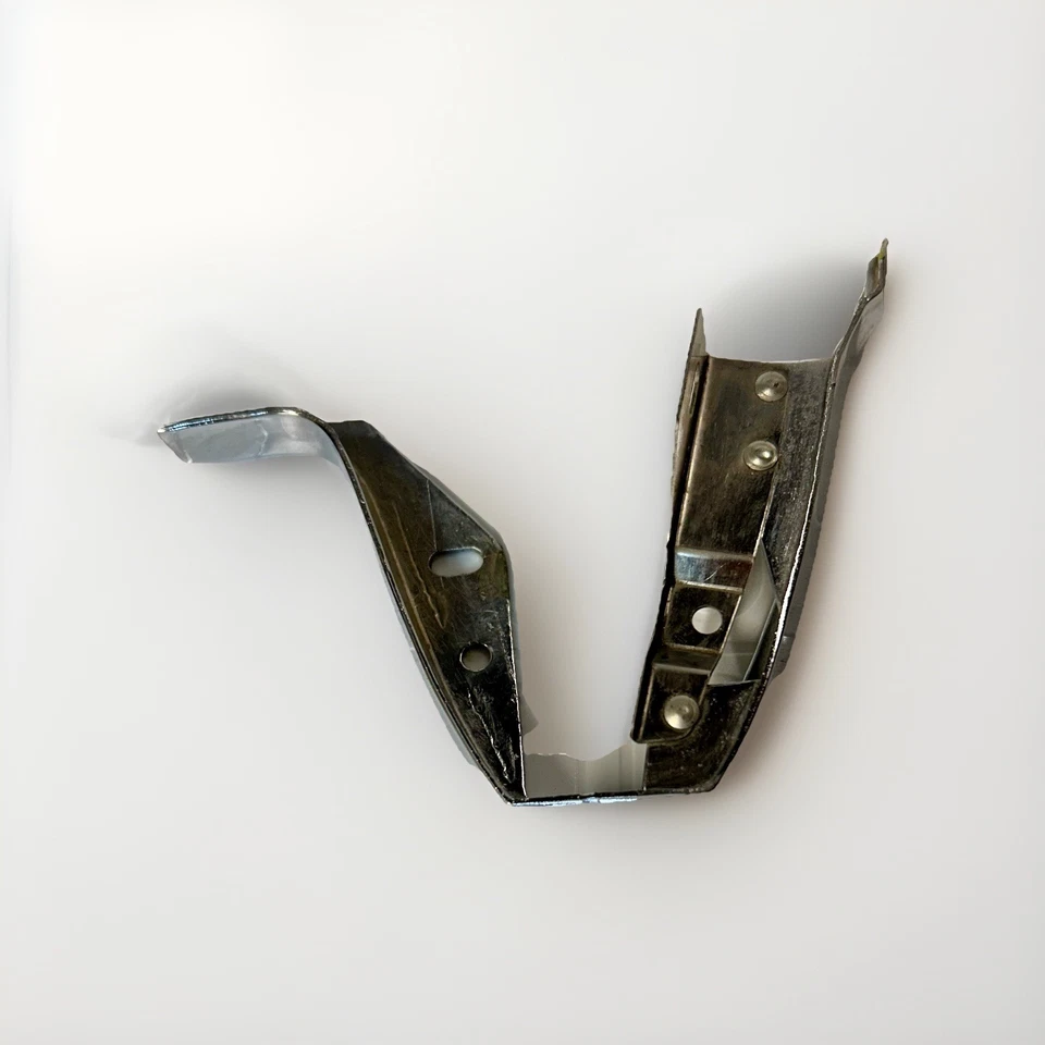 1968-1969 Lincoln Continental Turn Signal Trim LH & RH “horseshoe” - Imagem 2 de 4