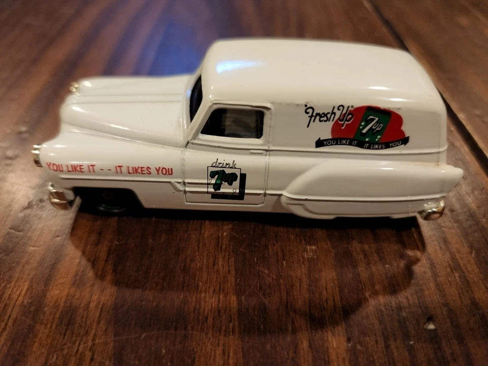 Camión de reparto Pontiac Days Gone 1953 escala 1:43 diecast sedán... Suelto Foto 3 de 4