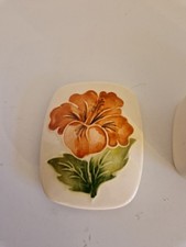vintage moorcroft hibiscus lidded trinket box