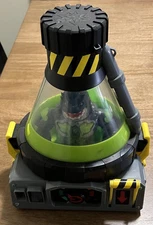 BEAST LAB CREATOR w/ MAYHEM MEGASHARK Shark Action Figure Toy w/ LIGHTS & SOUNDS