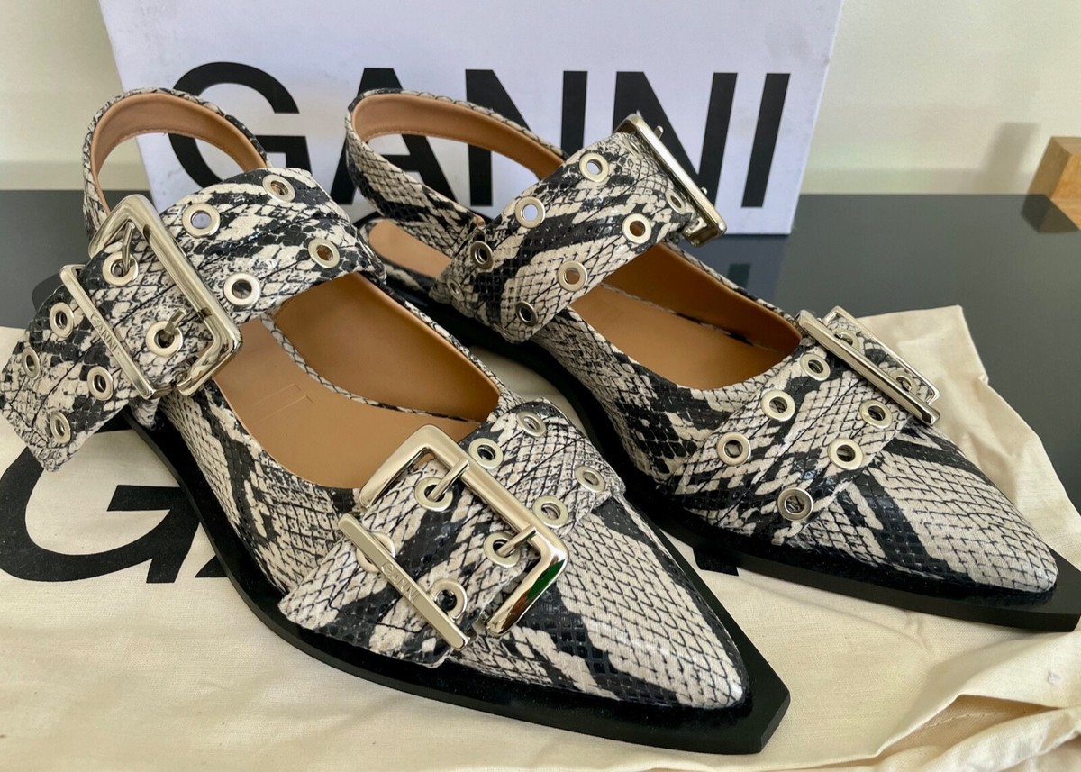 【GANNI】バックル付きスリングバックバレリーナフラット New Ganni Snake Printed Slingback Feminine Buckle Ballerinas