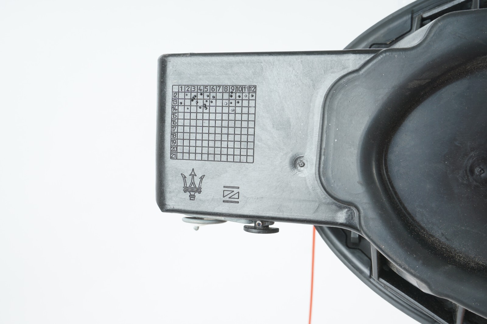 Maserati Quattroporte 2014-2020 Fuel door