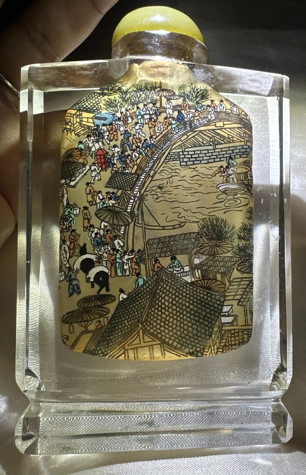 Excelente botella de tabaco de cristal pintado de paisajes impresionantes reverso con cubierta de jade Foto 2 de 4