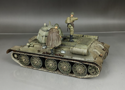 1/35 Built WWII Soviet Russian T-34/76 Mod.1943 Tank w/2 Figures