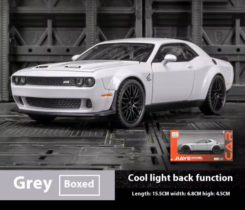 Coche modelo Dodge Challenger Hellcat 1:32 con luz y características - Imagen 6 de 16