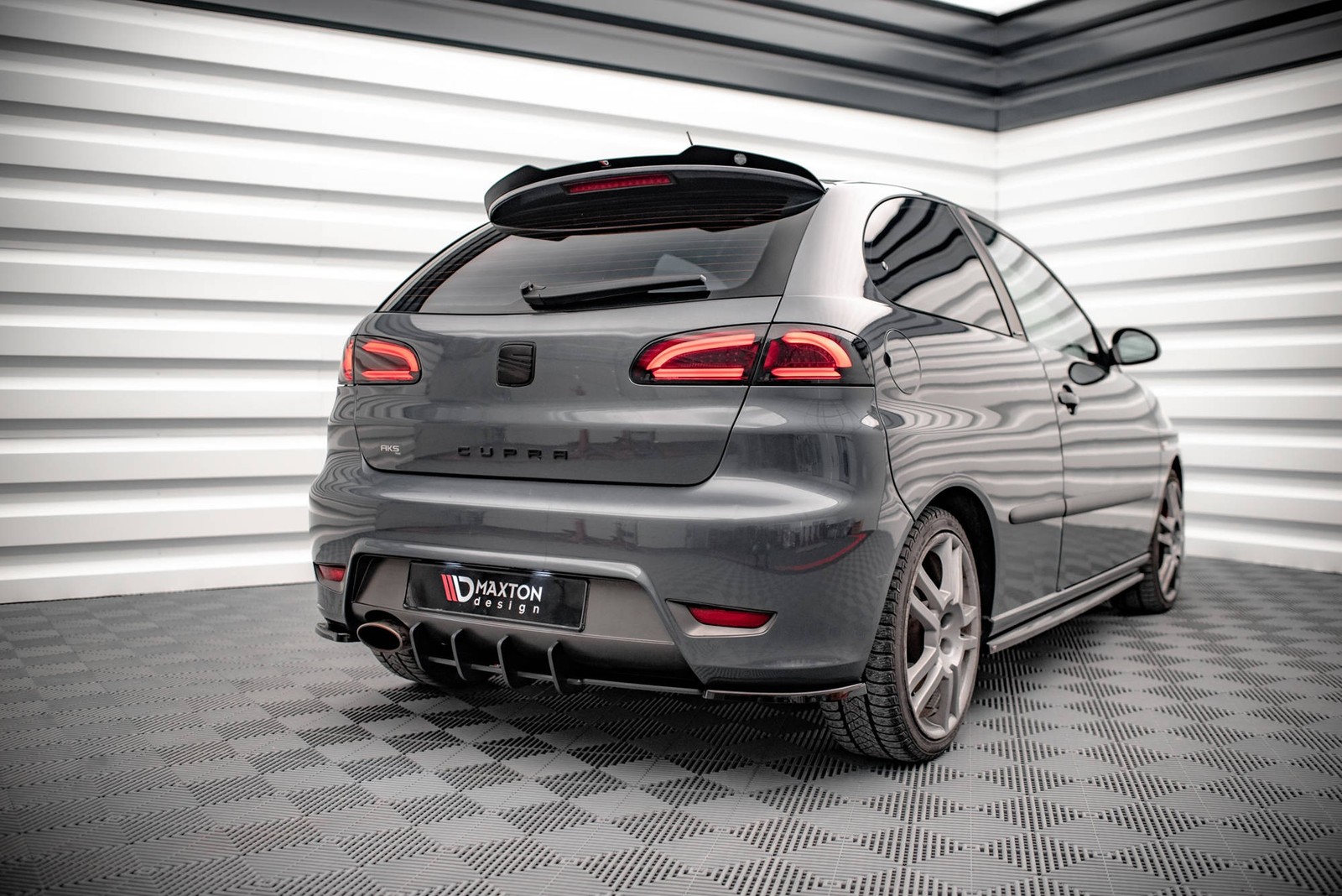 Diffuseur central Seat Ibiza Cupra Mk3 Maxton aerodynamique et robuste