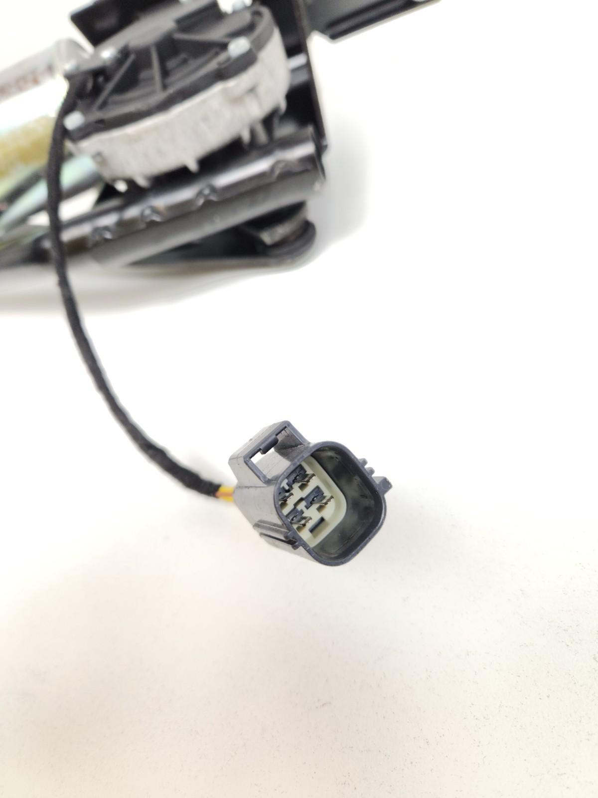 2015-2016 MCLAREN 650S SPIDER FRONT WINDSHIELD WIPER MOTOR OEM 