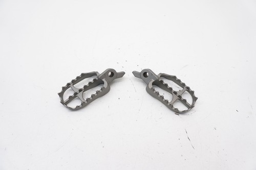 YZ250F YZ450F Footpegs OEM Footpeg Set Peg Pegs Yamaha YZ250F YZ450 YZ 23-25 M49
