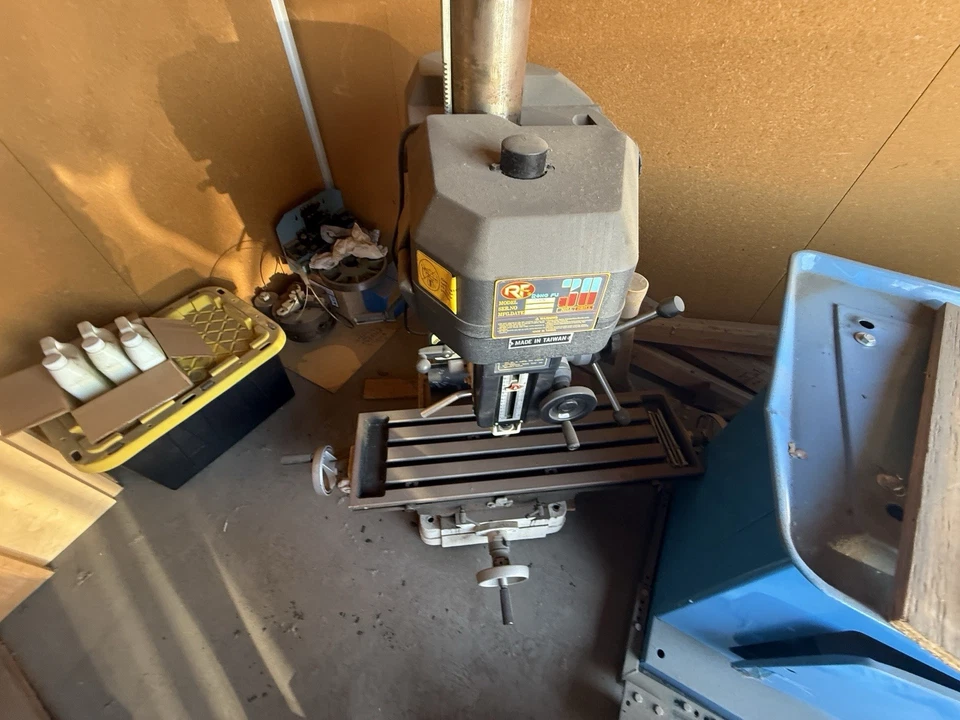 Rong Fu RF-30L Mill Drill machine - Image 2 of 4