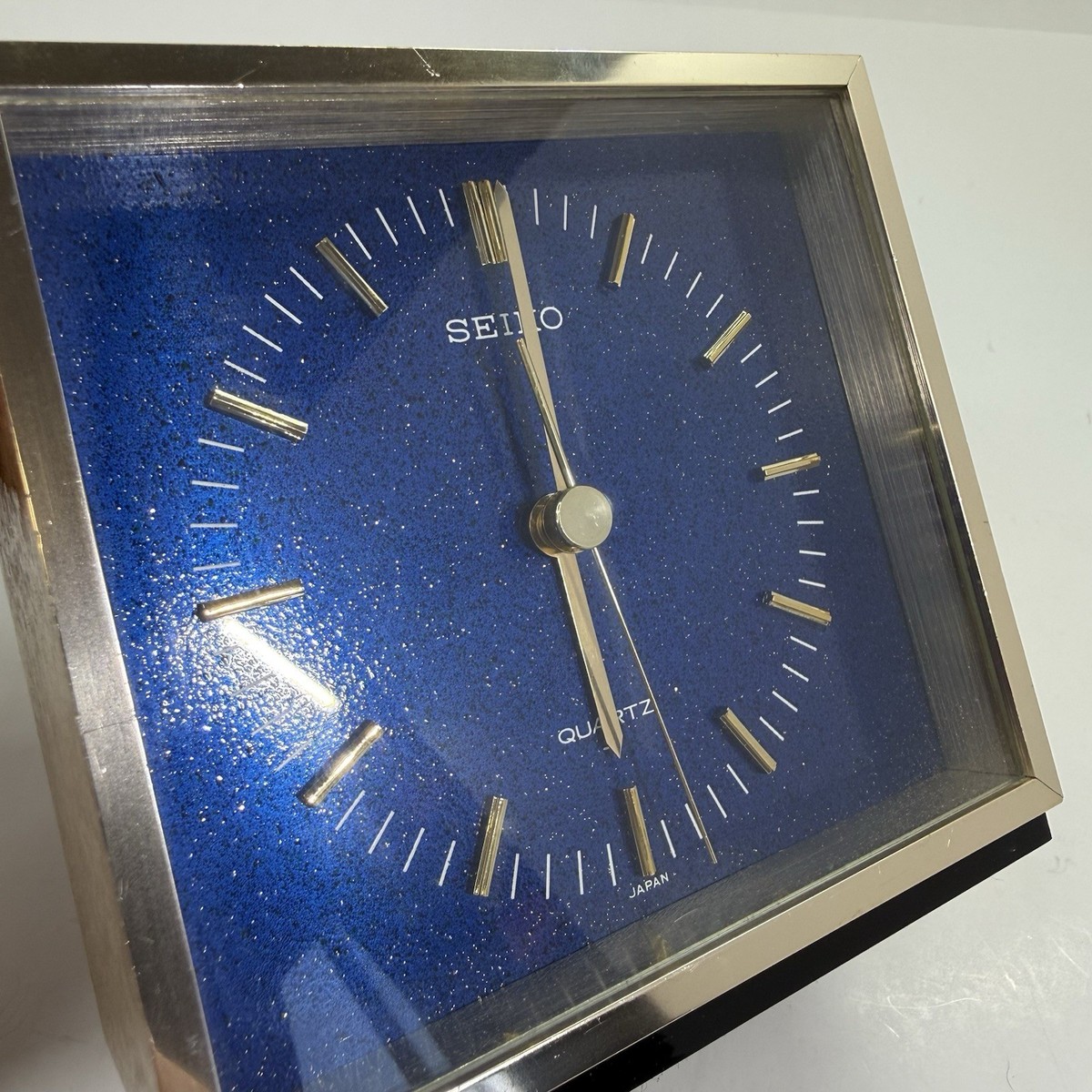 Seiko QZ588 Quartz Desk Mantel Clock Blue Dial Gold Tone Japan AA