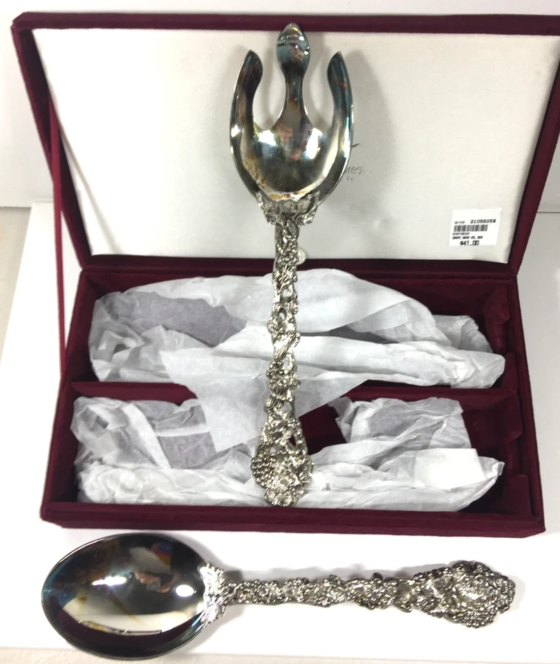 Godinger Silver Treasures 2 cucharas ranuradas para servidor de servicio en caja de terciopelo Foto 4 de 4