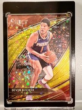1/10 2019-20 Panini Select Devin Booker Gold Wave Prizm #284 Courtside SSP Suns