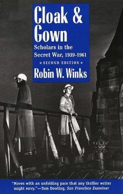 Robin Winks Cloak and Gown (Taschenbuch)