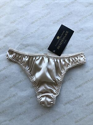 Bettie Page Inspired Secrets in Lace Garter Ivory Size Medium New with Tags 