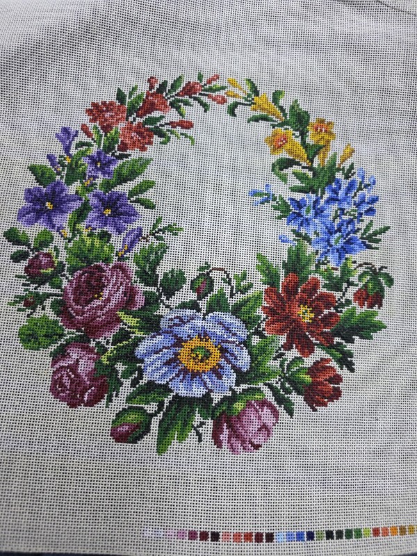 Needlepoint Handpainted Berlin Floral Wreath On 18 Mesh