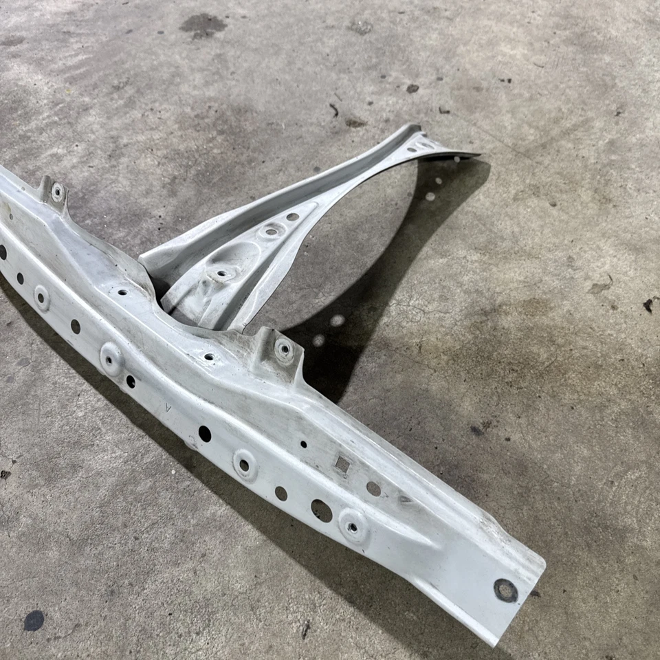 Subaru BRZ 2013-2019 soporte radiador capó pestillo montaje T soporte barra marco Foto 4 de 4