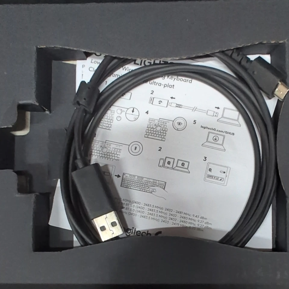 Logitech G915 LIGHTSPEED Wireless RGB - coming in box of g915x- light use - Image 4 of 4