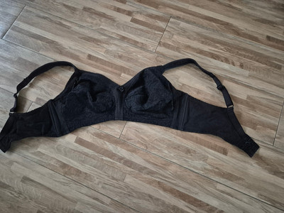 BH, schwarz, ohne Bügel von Isadora, Gr. 90DD (E)