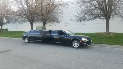 2019 Chrysler 300 Series 140'' 5TH DOOR Chrysler Limousine 5TH DOOR