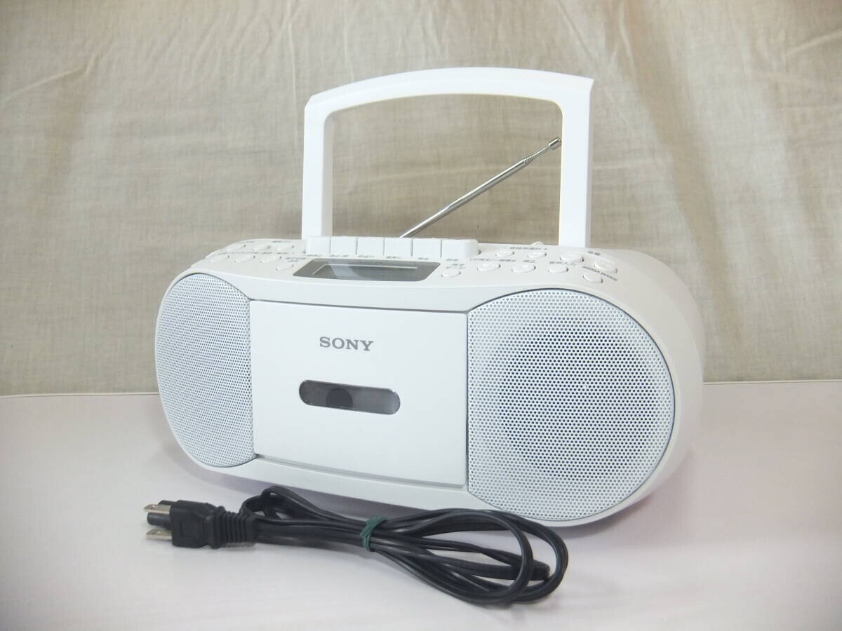 その他 The Document/Radio Broadcast [CD] ファイル:Sony ZS-PS50 CD player and FM radio.jpg - Wikipedia