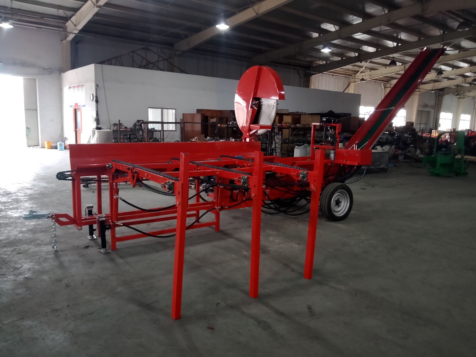 BIG Circular Saw Firewood Processor with Hydraulic Table and Conveyor ...